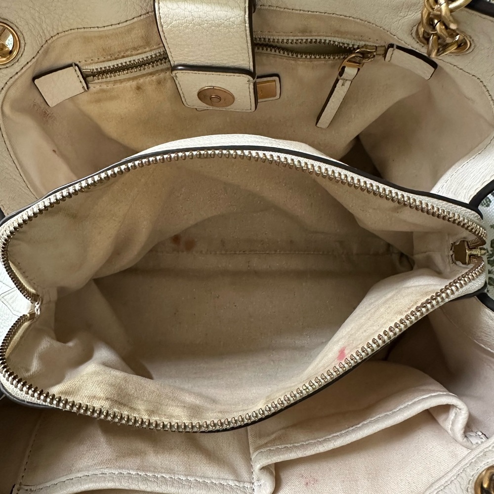 Tory Burch Chelsea Pebble Leather Slouchy Tote Shoulder Bag in Ivory - Picture 11 of 12